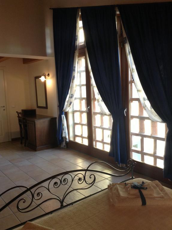Hotel Agriturismo Anna Caterina Castelnuovo del Garda Pokoj fotografie