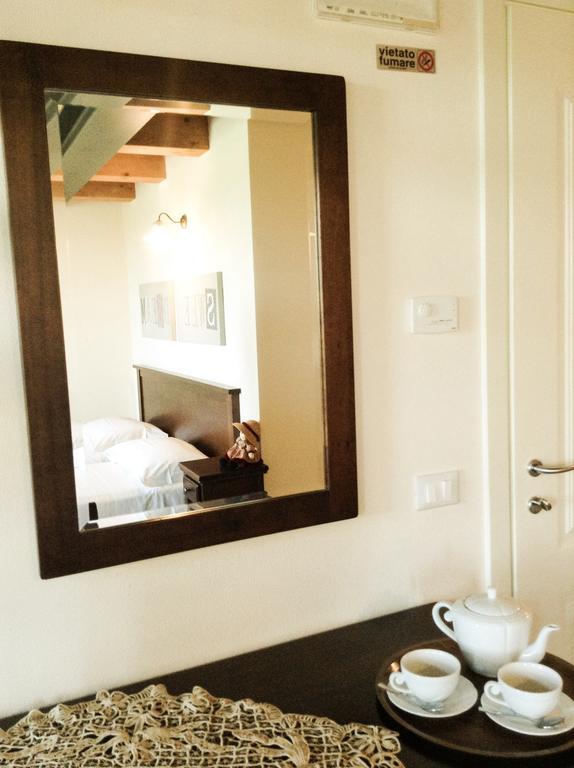 Hotel Agriturismo Anna Caterina Castelnuovo del Garda Pokoj fotografie